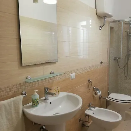 La Casa Al Mare Di Manu * Lendinuso