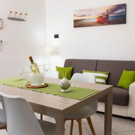 La Casa Al Mare Di Manu Holiday home Lendinuso